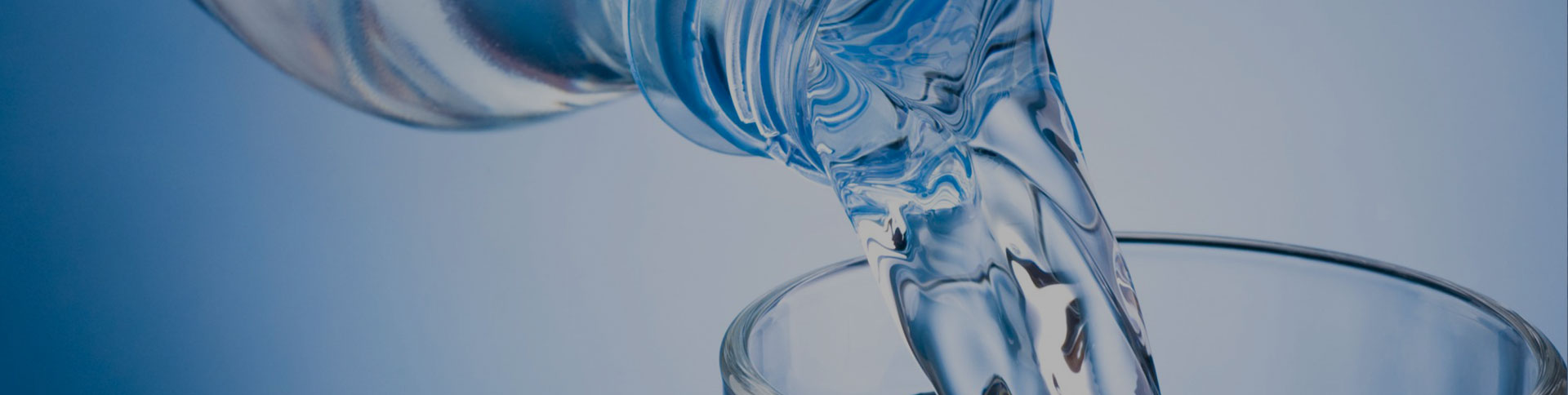 霈雨露純凈水品牌宣傳網站|一網天行-網站建設小程序APP系統軟件開發公司